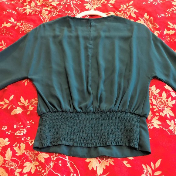 Vivid Green Banded Hem Dolman Blouse by Express - XXS - Picture 7 of 16